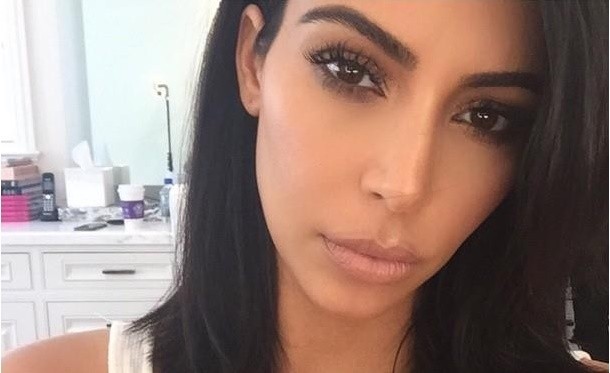 Kim Kardashian Publica Nova Foto Nua E Ataca Celebridades Movenot Cias