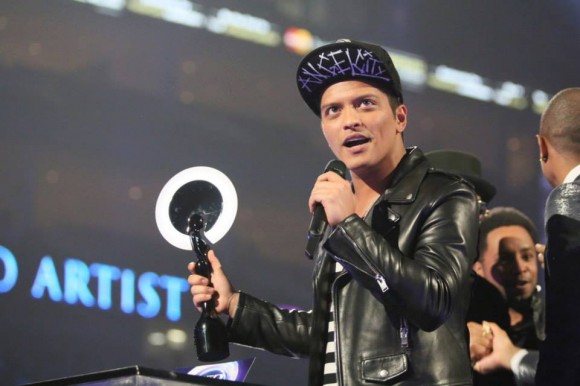 Bruno Mars recebe o prémio