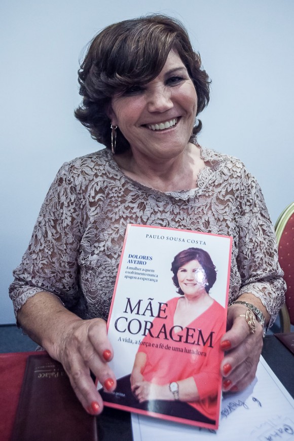 "Mãe Coragem" é o nome da biografia