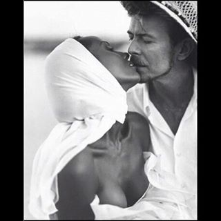 "My forever Valentine #BowieForever #ValentinesDay", partilhou a ex-modelo nas redes sociais