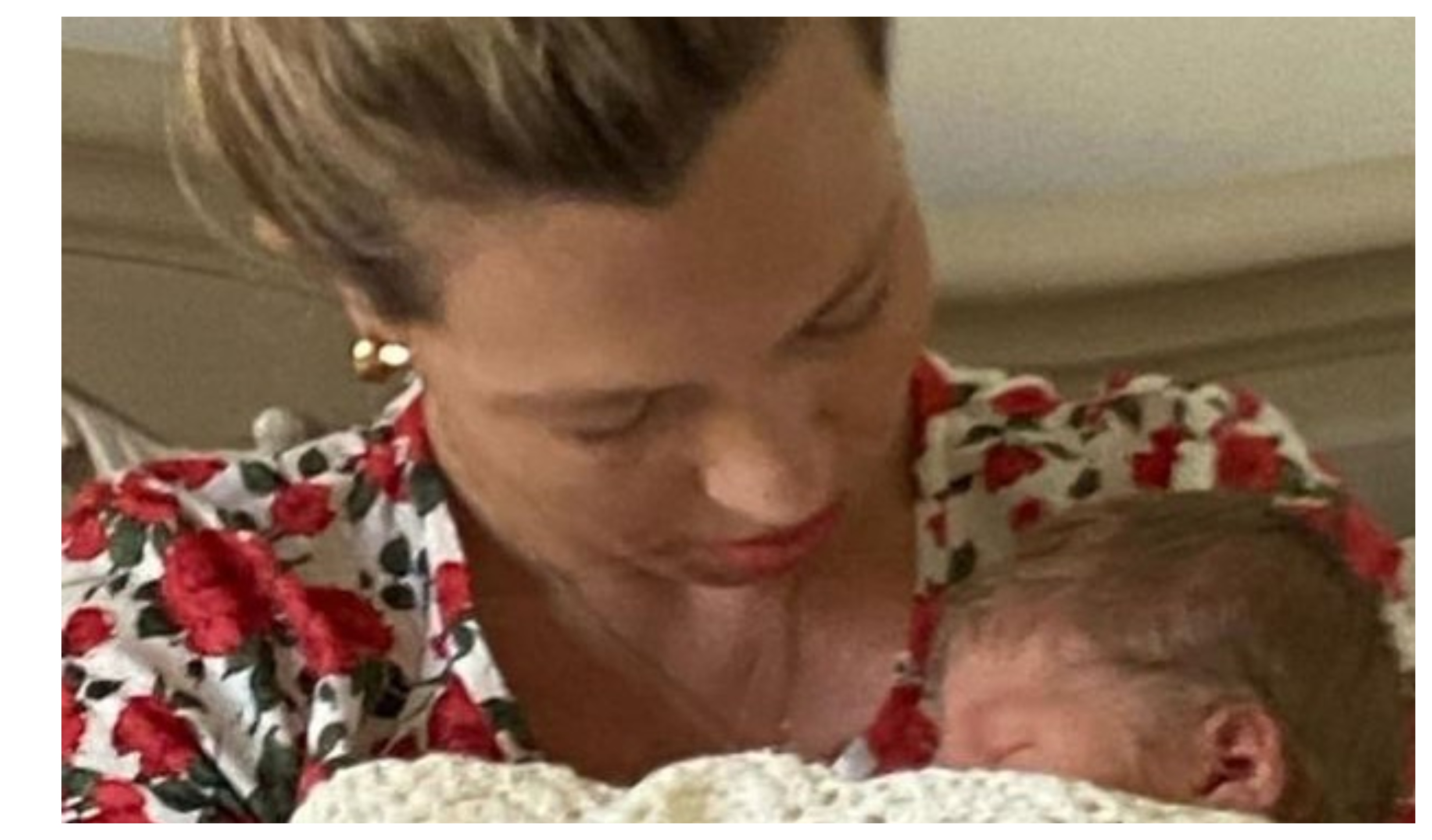 Тату в честь ребёнка у мамы. Девушка и парень с новорожденным ребенком. Назвать сына в честь кумира. Назвала сына в честь бывшего. Мужчина и женщина после рождения ребенка.